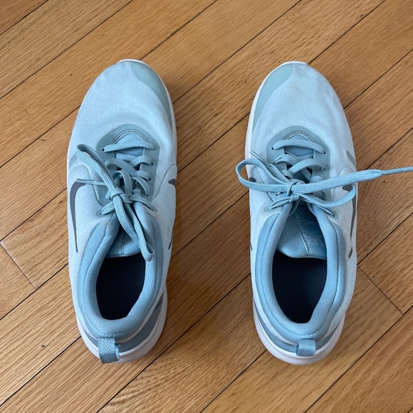 Nike Shoes - Nike Flex Experience 8 Sneakers